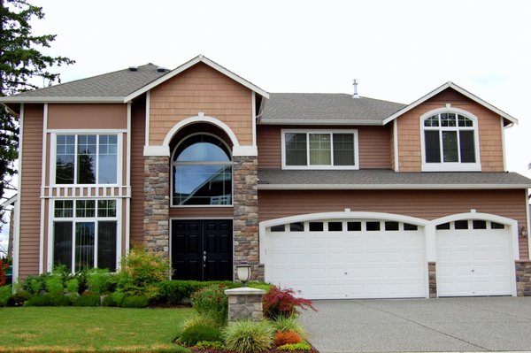 Listing - We specialize in listing homes for sale in Southeastern Michigan.  Our goal is for sellers to achieve the pricing they want with a very smooth process using our vast amount of knowledge and experience.