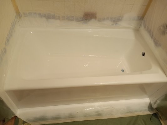 Tub Refinishing - This tub was in bad shape, but it was no match for Your Salem Handyman.
Call today to get your tub, or shower resurfaced in just a few hours. Tub Refinishing - This tub was in bad shape, but it was no match for Your Salem Handyman.
Call today to get your tub, or shower resurfaced in just a few hours.