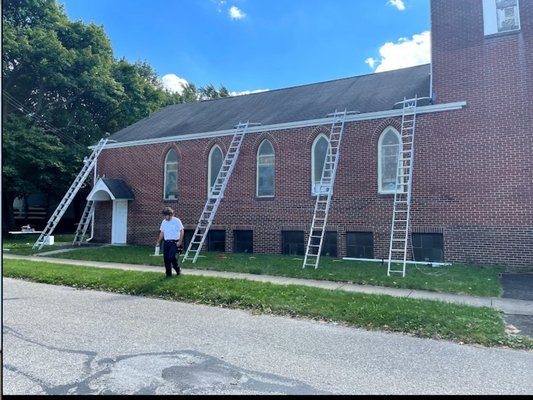 Expert gutter cleaning and repairs - We pervide excellent gutter services such as gutter cleaning gutter repairs and installation of metal gutter guards owner doing the work alone
