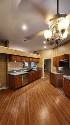 kitchen face lifts - these are different remodels show casing our kitchen face lifts upgrade