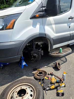 Van Rotors, Brakes, Shocks & Stabilizer Bar Link! - 🔧 Complete Brake Service

This vehicle came in for brake service, including new front and rear brake pads and rotors. The shocks and stabalizer bar links were worn out so we reccomended them to the client and we replaced them.

The rear brakes were fully disassembled to remove the old rotors before installing the new components. Everything was then reassembled and inspected, leaving the vehicle ready to get safely back on the road. 🚗