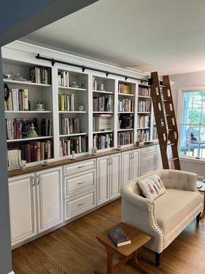 Custom Bookshelves - Take a look 👀 at these classic custom-made built-ins. Fantastic work done by Paint Doctor! Looking snazzy! 📚 🐛 😍
Call or reach out online to schedule an estimate for your custom project! Custom Bookshelves - Take a look 👀 at these classic custom-made built-ins. Fantastic work done by Paint Doctor! Looking snazzy! 📚 🐛 😍
Call or reach out online to schedule an estimate for your custom project!