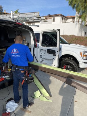 Seamless Aluminum Rain Gutters - Installation of k6 seamless gutter
