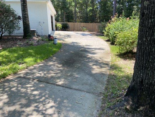 House in The Woodlands of Fairhope - Beautiful house over in the Woodlands of Fairhope, this driveway took me just an afternoon and looks night and day different. Call me today for your outdoor space renewal!