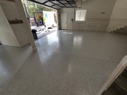 Garage in Meadow Vista, CA - Huge thank you to Dan for trusting me with his garage floor transformation in 📍 Meadow Vista, CA!
We upgraded 900 sq. ft. with a full‑broadcast light grey blend and finished it off with a durable Poly top coat for a clean, long‑lasting result.