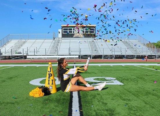 RADIANCE IMAGES | Senior Graduation - Senior Graduation Photoshoots with RADIANCE IMAGES. Call/Text to book with Nikki!