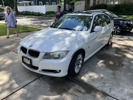 Clay polish Wax and head light restoration - This is a Clay, polish, and wax. Clay polish Wax and head light restoration - This is a Clay, polish, and wax.