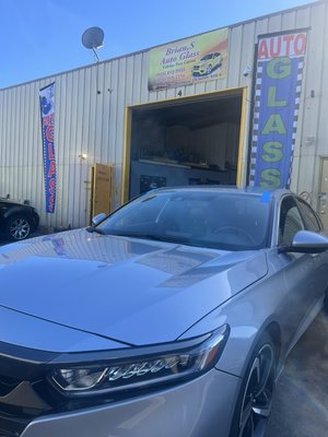 AUTO GLASSS - We provide Windshield remplace door windows repair,rear windows, roof windows,regulators, AUTO GLASSS - We provide Windshield remplace door windows repair,rear windows, roof windows,regulators,