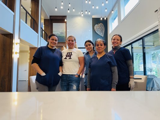 Meet the team-home cleaning. - Mi equipo y yo hicimos esta limpieza profunda porque necesitaban urgentemente de servicios de limpieza. Por su enfermedad Meet the team-home cleaning. - Mi equipo y yo hicimos esta limpieza profunda porque necesitaban urgentemente de servicios de limpieza. Por su enfermedad