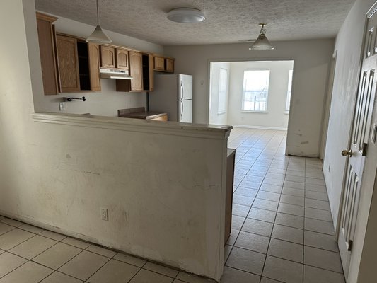 Tired of that Old Floor?  Let Us Help You Choose The Best For YOU and Your Family's Needs - In this project our customer wants to give a new look and moder layout for his kitchen. Installing new floor, change some cabinets and new countertops