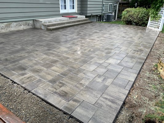 Pavers - Here are a few photos of our previous works on Pavers. They feature a before and an after of the projects. Pavers - Here are a few photos of our previous works on Pavers. They feature a before and an after of the projects.