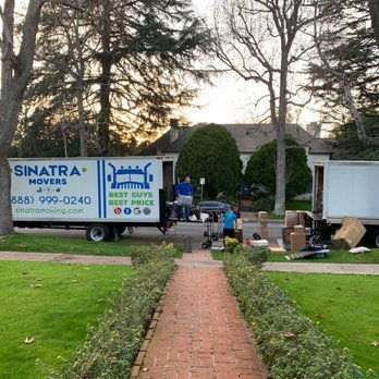 Moving Truks - If you want a company that takes good care o its customers, all you need to do is come to Sinatra Moving Company. Our moving crew will seek to understand your needs and make sure that they serve you in the best way possible. Once we pick your stuff, you can be sure it will arrive to the desired destination in good time. We have put the best systems in place to help you track your items while on transit. In case of any problem like truck breakdown, our company professionals will always inform you in advance. However, you will rarely hear such cases with us because we have well maintained trucks. Customer service comes top on top on our priority list. Moving Truks - If you want a company that takes good care o its customers, all you need to do is come to Sinatra Moving Company. Our moving crew will seek to understand your needs and make sure that they serve you in the best way possible. Once we pick your stuff, you can be sure it will arrive to the desired destination in good time. We have put the best systems in place to help you track your items while on transit. In case of any problem like truck breakdown, our company professionals will always inform you in advance. However, you will rarely hear such cases with us because we have well maintained trucks. Customer service comes top on top on our priority list.