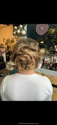 Abbey’s Work - Abbey is now seeing clients Wednesday evenings, Thursday and Fridays and every other Saturday! 

Visit the salon website to book!