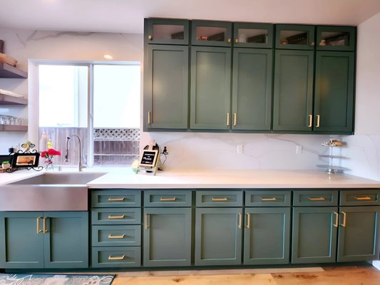 Shaker Door Cabinet Reface - Cabinet refacing is a kitchen renovation technique that involves replacing the visible parts of cabinets while keeping the cabinet boxes intact. What this means for you? Lower cost, lower impact, faster service and you get unique cabinets that look better than new (Custom Doors).

Many styles and full range of colors (including wood grains) available!!