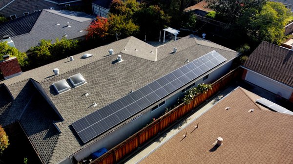 San Jose Solar Installation - This beautiful San Jose solar installation features Panasonic 400W panels and Enphase IQ8A microinverters. The large roof enabled one long array for this 6.8kW solar system. Installation complete in September 2022. San Jose Solar Installation - This beautiful San Jose solar installation features Panasonic 400W panels and Enphase IQ8A microinverters. The large roof enabled one long array for this 6.8kW solar system. Installation complete in September 2022.