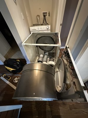 "Frigidaire dryer repair» it was making a lot of noise and creaking. - The customer complained about a very noisy and squeaking sound when he was drying clothes, I immediately realized that it was the DRYER REAR BEARING, I replaced it with a new bearing and the dryer worked well, all the loud sounds were eliminated. "Frigidaire dryer repair» it was making a lot of noise and creaking. - The customer complained about a very noisy and squeaking sound when he was drying clothes, I immediately realized that it was the DRYER REAR BEARING, I replaced it with a new bearing and the dryer worked well, all the loud sounds were eliminated.