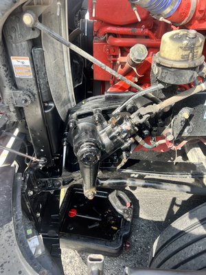 Kenworth steering gearbox replacement - Replace this Kenworth steering gearbox at the pilot truck parking Kenworth steering gearbox replacement - Replace this Kenworth steering gearbox at the pilot truck parking