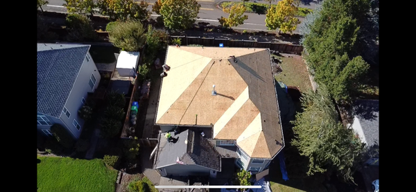 Re-Roof - Happy Valley - The roof was 25 years old and looking pretty worn. The homeowner wanted a good roof, not the lowest cost or the highest cost. This is a 30 year roofing system.
The install took 2.5 days using GAF roofing products.
GAF HDZ Shingle - Mission Brown
TigerPaw Underlayment
Happy Valley, Oregon Re-Roof - Happy Valley - The roof was 25 years old and looking pretty worn. The homeowner wanted a good roof, not the lowest cost or the highest cost. This is a 30 year roofing system.
The install took 2.5 days using GAF roofing products.
GAF HDZ Shingle - Mission Brown
TigerPaw Underlayment
Happy Valley, Oregon