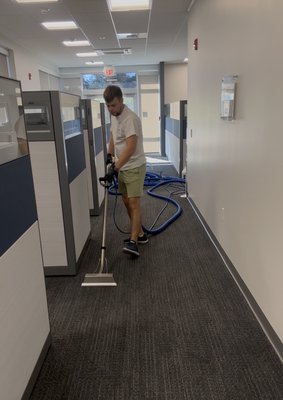 Steam cleaning an 8,000 sq. ft. office space. - A trucking company decided to have their carpets professionally cleaned before moving into a new office.
The office has a total area of 8,000 sq. ft. We performed a full deep steam cleaning — pre-sprayed, agitated the fibers, and extracted all the dirt and stains. The carpets are now clean, fresh, and ready for the company’s grand opening.