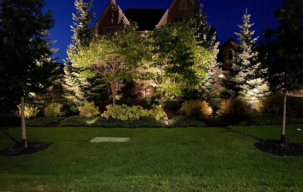 Landscape lighting installation - project Kleinburg - Landscape Lighting installation for front of customers home using our top of the line solid cast brass led fixtures with lifetime manufacturers warranty