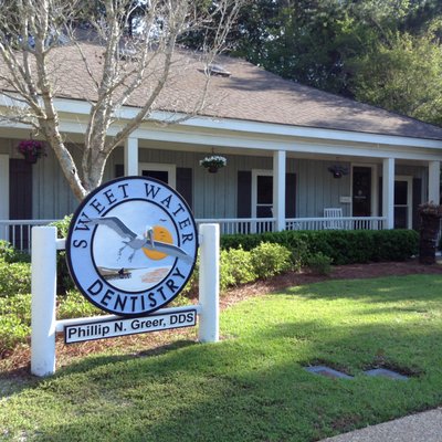 Sweet Water - At Sweet Water Dentistry, we take pride in helping you achieve and maintain optimal oral health. In addition to routine dental checkups, we offer a wide range of services! We believe our patients should have as much information as possible in order to make an informed decision about their oral health and treatment options. We proudly serve both adults and children alike.

Our patients are important to us here at Sweet Water Dentistry, and we strive to develop long-lasting, trusting relationships with every patient that steps through our door. We are always welcoming new patients to our dental office and would love to have you become a part of our dental family.