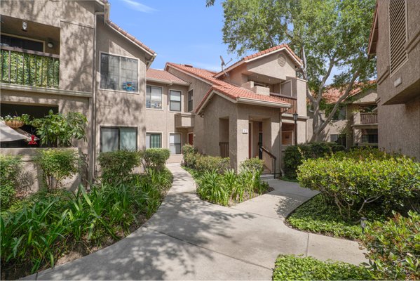 Sold! 2312 Archwood Ln, Unit 83, Simi Valley - 2312 Archwood Ln. #83 – Successfully Sold
This beautifully updated condominium in Simi Valley sold for $445,000 after a strategic marketing campaign. Featuring 2 bedrooms, 2 bathrooms, approximately 1,035 sq. ft. of living space, an attached 2-car garage, and a desirable community location, this successful sale demonstrates the value of expert marketing, skilled negotiation, and local market knowledge.
🏡 View Property Photos & Details → https://listings.realbird.com/B5D1F1U6/646939.aspx
📖 Read the Success Story → https://activerain.com/blogsview/5940337/what-this-recent-simi-valley-condo-sale-reveals-about-today-s-market Sold! 2312 Archwood Ln, Unit 83, Simi Valley - 2312 Archwood Ln. #83 – Successfully Sold
This beautifully updated condominium in Simi Valley sold for $445,000 after a strategic marketing campaign. Featuring 2 bedrooms, 2 bathrooms, approximately 1,035 sq. ft. of living space, an attached 2-car garage, and a desirable community location, this successful sale demonstrates the value of expert marketing, skilled negotiation, and local market knowledge.
🏡 View Property Photos & Details → https://listings.realbird.com/B5D1F1U6/646939.aspx
📖 Read the Success Story → https://activerain.com/blogsview/5940337/what-this-recent-simi-valley-condo-sale-reveals-about-today-s-market