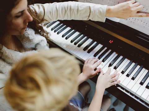 Piano Lessons in your OC Home or Virtual - Learn to play piano from the pros. Dexter Music provides private piano lessons in your home or virtual for extra Covid safe. For beginner, intermediate and advanced players. Piano lessons in Orange County and Long Beach, California areas. Kids piano lessons, teens and adults.