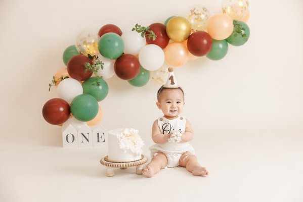 Cake Smash - A cake smash session for your baby’s first birthday is one of the most memorable milestones. We specialize in professional cake smash photography and are great at creating a fun environment that brings out your baby’s biggest smiles. Cake Smash - A cake smash session for your baby’s first birthday is one of the most memorable milestones. We specialize in professional cake smash photography and are great at creating a fun environment that brings out your baby’s biggest smiles.