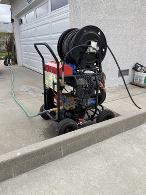 Hydro Jet Service - The most effective way to clean build ups or blockages in your homes sewer pipes is to hydro jet. Using a water pressure up to 4,000 PSI you can be assured that any blockage in the pipe will be cleared out. Hydro Jet Service - The most effective way to clean build ups or blockages in your homes sewer pipes is to hydro jet. Using a water pressure up to 4,000 PSI you can be assured that any blockage in the pipe will be cleared out.