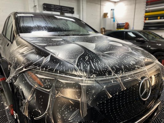 MERCEDES-BENZ EQS 580 - Full matte paint protection combined with clear PPF  Headlights and taillights tint  Chrome delete  Ceramic coating