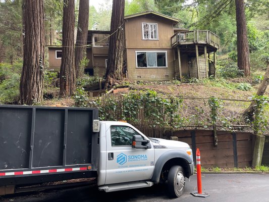 House Demo Mill Valley - Demo of 1740 sq ft two store house in Mill Valley. Demo was done by hand without any use of machines due to location and access. House Demo Mill Valley - Demo of 1740 sq ft two store house in Mill Valley. Demo was done by hand without any use of machines due to location and access.
