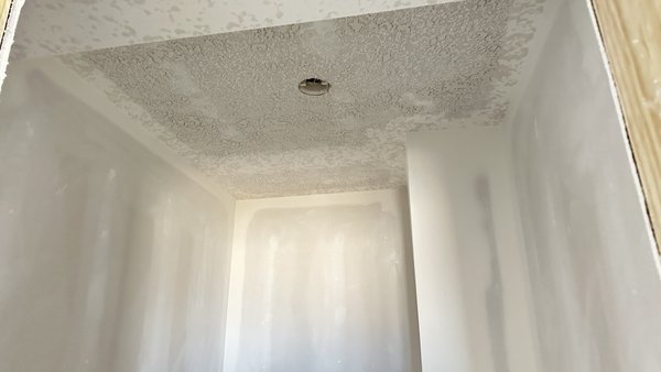 Drywall taping - Es un besemant de 75 Sheetrock de 4 /12" me tomo alrededor de una semana terminarlo lo dejamos listo para pintar ya que los dueños lo van a pintar Drywall taping - Es un besemant de 75 Sheetrock de 4 /12" me tomo alrededor de una semana terminarlo lo dejamos listo para pintar ya que los dueños lo van a pintar