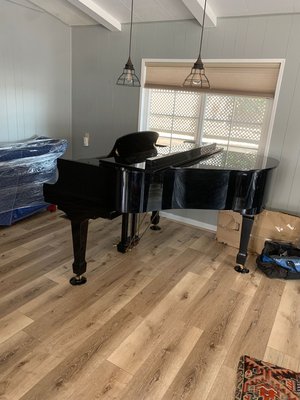 Moving Piano - Moving baby grand piano. Moving Piano - Moving baby grand piano.