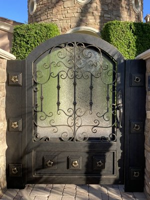 Special finishes - Specializing in stains, faux, lacquer, Venetian plaster, cabinet painting, interior painting, and exterior painting. Special finishes - Specializing in stains, faux, lacquer, Venetian plaster, cabinet painting, interior painting, and exterior painting.