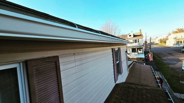 6" White Replacement with Facia and Capping Repair. - 6" White Seamless Gutter Replacement with Facia and Capping Repair. 6" White Replacement with Facia and Capping Repair. - 6" White Seamless Gutter Replacement with Facia and Capping Repair.
