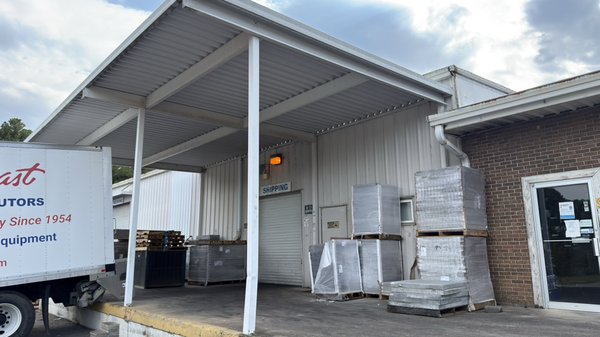 Project Warehouse - This is one of the very first commercial projects that I did last year. The owner of this warehouse wanted the siding cleaned. I think I did a good job and the customer was 100% satisfied with the results. It was a great experience. Project Warehouse - This is one of the very first commercial projects that I did last year. The owner of this warehouse wanted the siding cleaned. I think I did a good job and the customer was 100% satisfied with the results. It was a great experience.