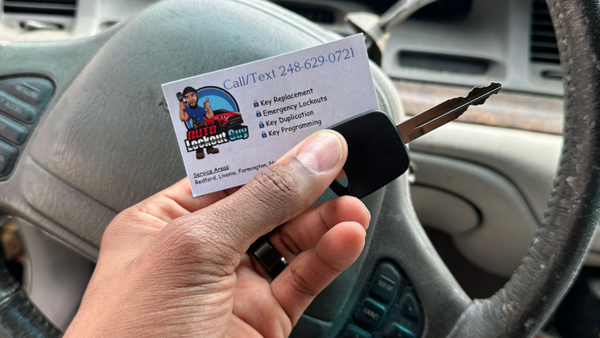 97 Lincoln All Keys Lost Replacement - Replaced keys for a 1997 Lincoln Towncar. Customer was very happy with the service!