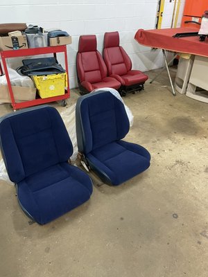 Bucket seats - Recover bucket seats in cloth and vinyl Bucket seats - Recover bucket seats in cloth and vinyl
