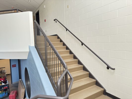Winnisquam Regional School District - Our work in the Winnisquam School located in Northfield, NH. 
Wall walls received a Prime coat and 02 coats if Egg-Sell - ProMar from Sherwin-Williams