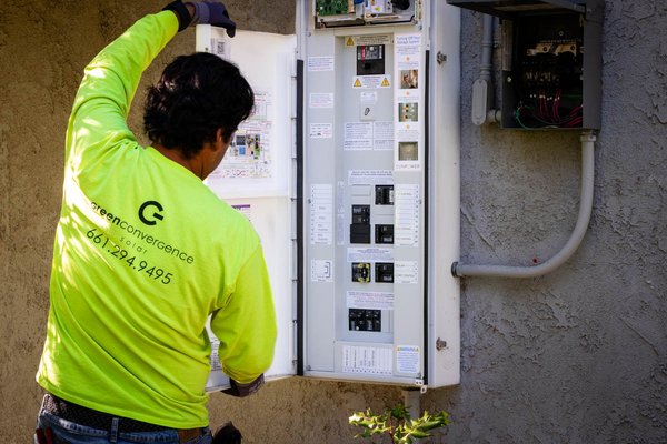 SunVault Diagnostics - Our customer service technician ran diagnostics for a homeowner's SunVault system. He was able to reconnect the system and bring the batteries back online. SunVault Diagnostics - Our customer service technician ran diagnostics for a homeowner's SunVault system. He was able to reconnect the system and bring the batteries back online.