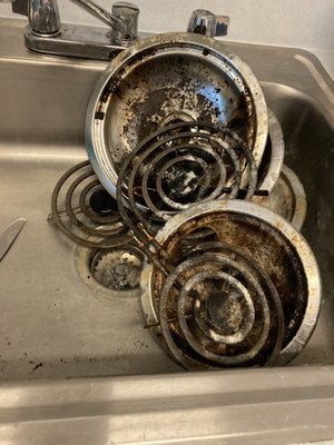 Mary’s cleaning service - there is a deep cleaning of the entire apartment