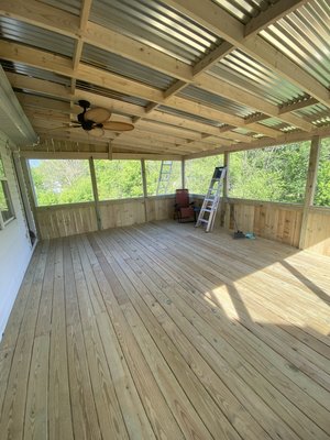 Screen porch - Old porche was removed and build an spacious screened porche Screen porch - Old porche was removed and build an spacious screened porche