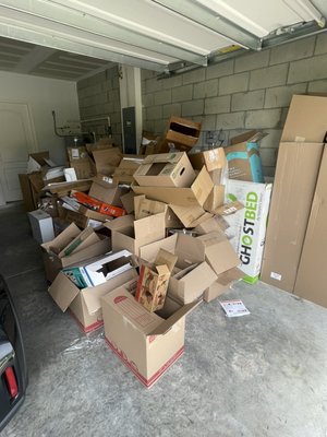 Box Removal - If cardboard had a favorite sport, it would be ”boxing.”
Todays project was this garage FILLED with boxes. Client called us and we were in and out within an hour.
Next stop…the DUMP!
☎️ 407-545-2515 Box Removal - If cardboard had a favorite sport, it would be ”boxing.”
Todays project was this garage FILLED with boxes. Client called us and we were in and out within an hour.
Next stop…the DUMP!
☎️ 407-545-2515