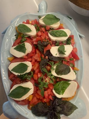 Hire A Personal Chef - We offer in home plated dinners, or in home meal prep for reheat for busy working professionals in the Triangle Area.
Our Priority is to use as many local, regional, and sustainable food ingredients as is possible during the menu preparations every week in your home. We strive to eliminate the supply chain crisis. Every weekly meal is a custom meal experience for you and your family. Hire A Personal Chef - We offer in home plated dinners, or in home meal prep for reheat for busy working professionals in the Triangle Area.
Our Priority is to use as many local, regional, and sustainable food ingredients as is possible during the menu preparations every week in your home. We strive to eliminate the supply chain crisis. Every weekly meal is a custom meal experience for you and your family.