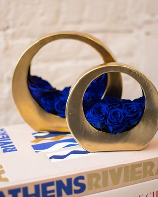 Everlasting Roses - Le Jardin NY is NY's floral studio designing scented everlasting flower arrangement, real scented flowers that last over a year. Le Jardin NY floral arrangements are timeless beauty radiating elegance & sophistication. We offer a wide selection of luxurious floral boxes and floral arrangements and tailor specifically for you and your distinct needs.