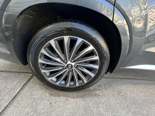 Dura Dressing - Tire dressing that stays shining for up to 6 months no matter if you wash your car consistently