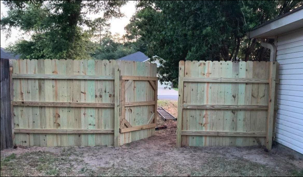 Fence/ Gates/ Porches - From brand new builds to renovations we have you covered with Fencing, Porches, Decks, and more! Here are some of our recent projects. Call us for an estimate today!