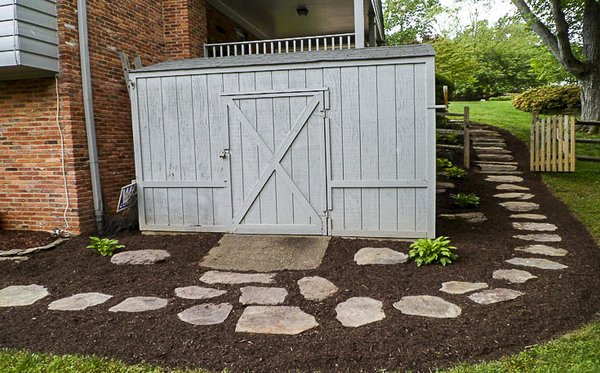 Paths - Paths can range from a grand formal stone lead walkway, to a simple gravel garden path to a distant shed. Using a huge range of materials Custom Stonescaping can design the right pathway for both your needs and for your budget. Flagstone, natural stepper stones, pavers, bricks, gravel, granite cobbles and river stones are some of the types of material we can fashion into your new pathway. Paths - Paths can range from a grand formal stone lead walkway, to a simple gravel garden path to a distant shed. Using a huge range of materials Custom Stonescaping can design the right pathway for both your needs and for your budget. Flagstone, natural stepper stones, pavers, bricks, gravel, granite cobbles and river stones are some of the types of material we can fashion into your new pathway.