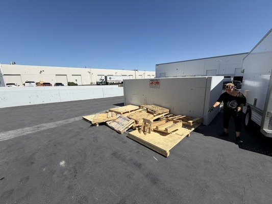 Escort Your Junk – Commercial Pallet Cleanout - We completed a full commercial pallet cleanout, removing a large volume of wood pallets, scrap lumber, and bulky debris from a loading dock area. Our team handled all breakdown, heavy lifting, and loading—ensuring a fast and efficient cleanup from start to finish.
Using our 14 ft box truck, we safely hauled away all non-hazardous materials and performed a full sweep-out of the area, leaving the space clean, clear, and ready for immediate use. Escort Your Junk – Commercial Pallet Cleanout - We completed a full commercial pallet cleanout, removing a large volume of wood pallets, scrap lumber, and bulky debris from a loading dock area. Our team handled all breakdown, heavy lifting, and loading—ensuring a fast and efficient cleanup from start to finish.
Using our 14 ft box truck, we safely hauled away all non-hazardous materials and performed a full sweep-out of the area, leaving the space clean, clear, and ready for immediate use.