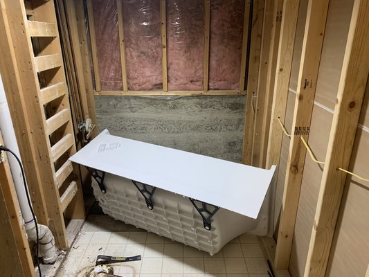Bath, tub and surround replacement - Remove the old tub and installed new surround in new tub Bath, tub and surround replacement - Remove the old tub and installed new surround in new tub